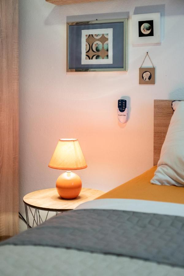 Apartment Lota With Heated Pool On Top Location Supetar Eksteriør billede