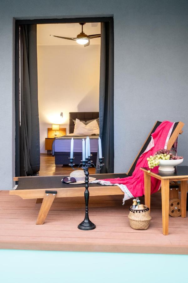 Apartment Lota With Heated Pool On Top Location Supetar Eksteriør billede