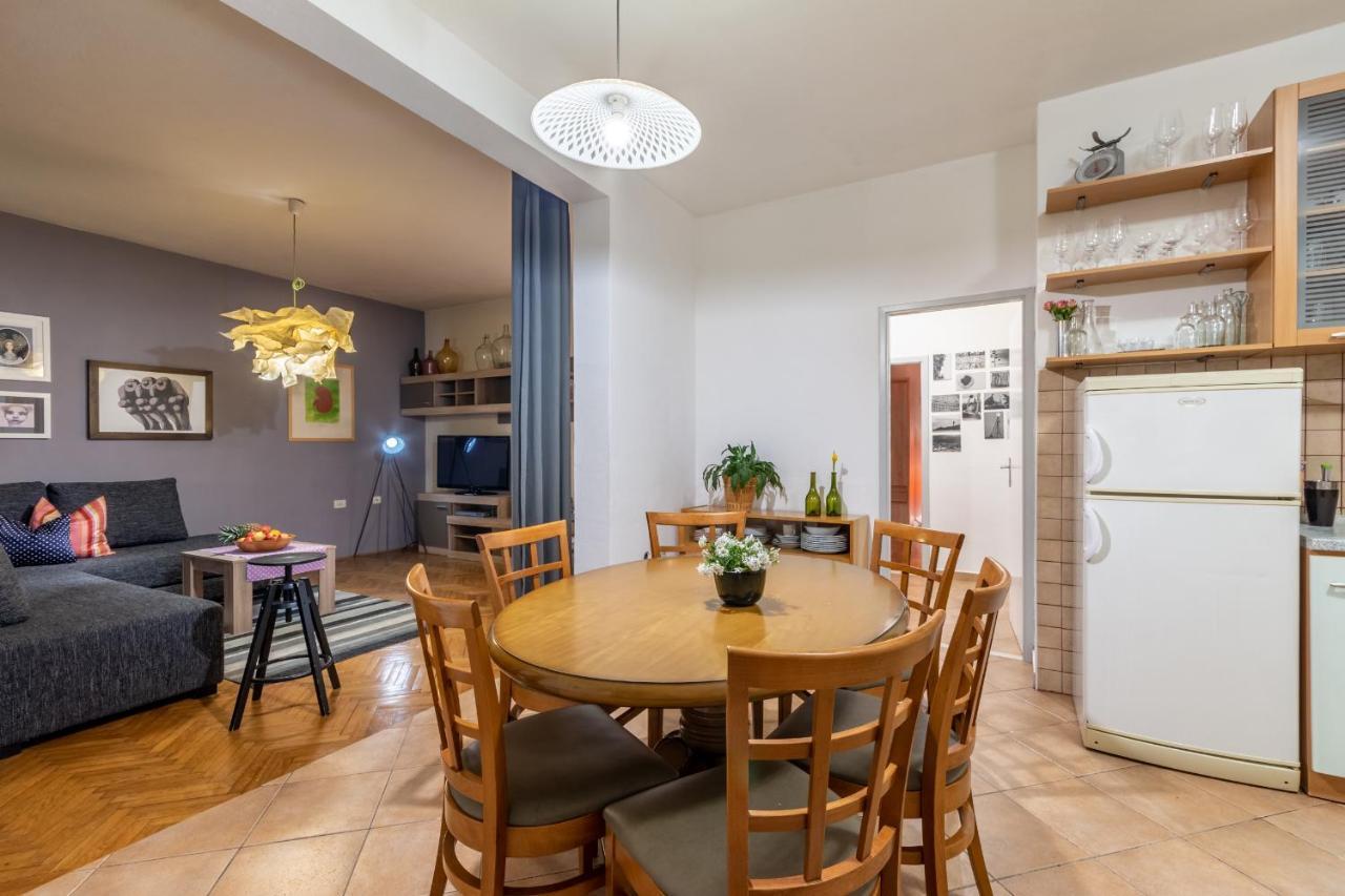 Apartment Lota With Heated Pool On Top Location Supetar Eksteriør billede
